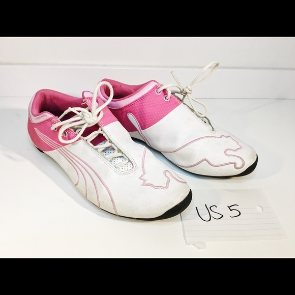 Women’s Puma Sneakers size 5 - Picture 1 of 4